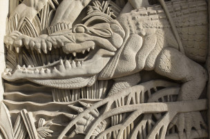 Crocodile sur le bas-relief