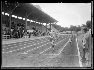  Paul Reinmund remporte le 200 mètres en athlétisme aux Jeux internationaux des sportifs silencieux du 10 au 17 août 1924