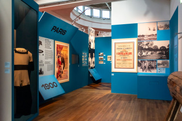 Vue des salles de l'exposition Olympisme, une histoire du monde