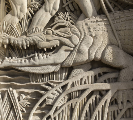 Crocodile sur le bas-relief